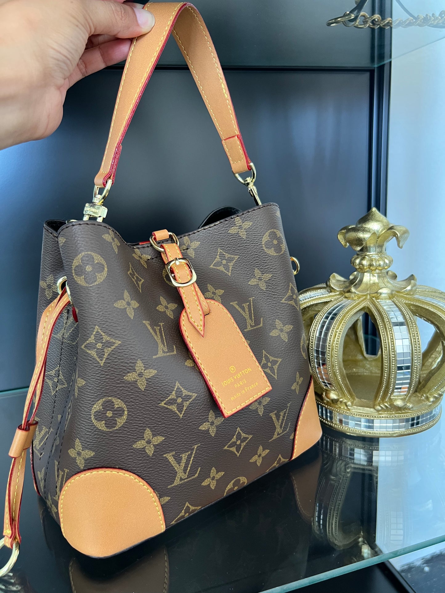 LV BUCKET BAG